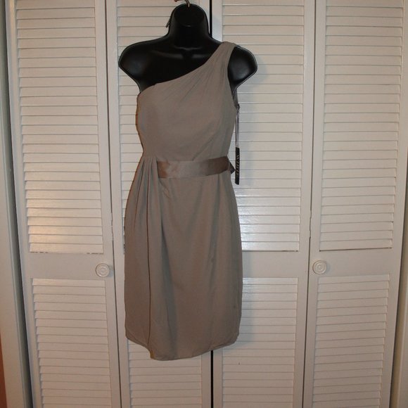 NWT LOVELY AND SMART VERA WANG - Picture 3 of 7